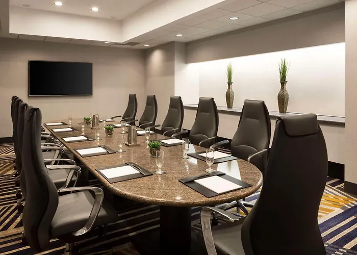 Hyatt Regency Downtown Hotel 4*